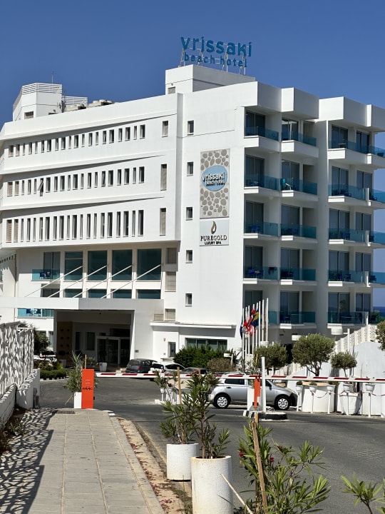Außenansicht Vrissaki Beach Hotel