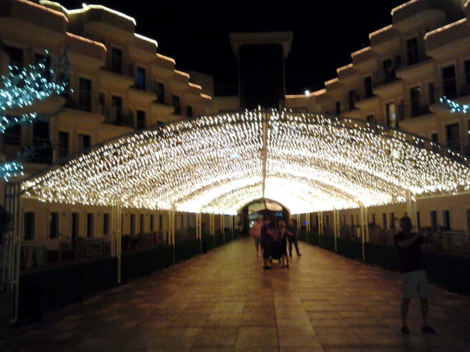 Hotel am Abend Golden Age