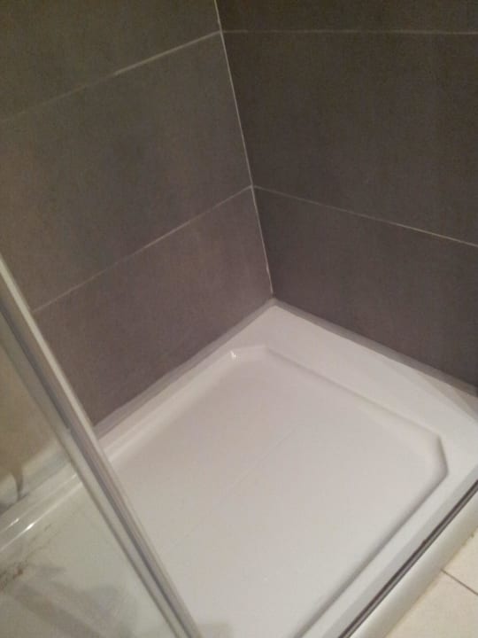 Begehbare Dusche im Sparzimmer Hotel Terrace Beach Resort