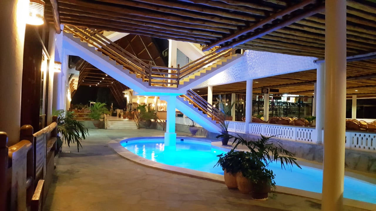 Poolanlage im Beach Hotel Hotel Traveller's Club