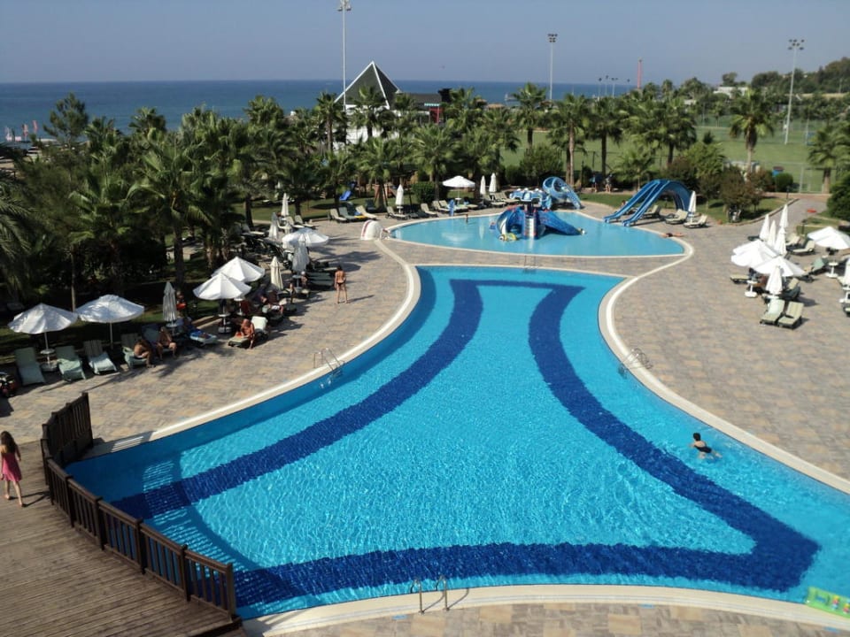 Pool und Meer Kamelya Aishen Club