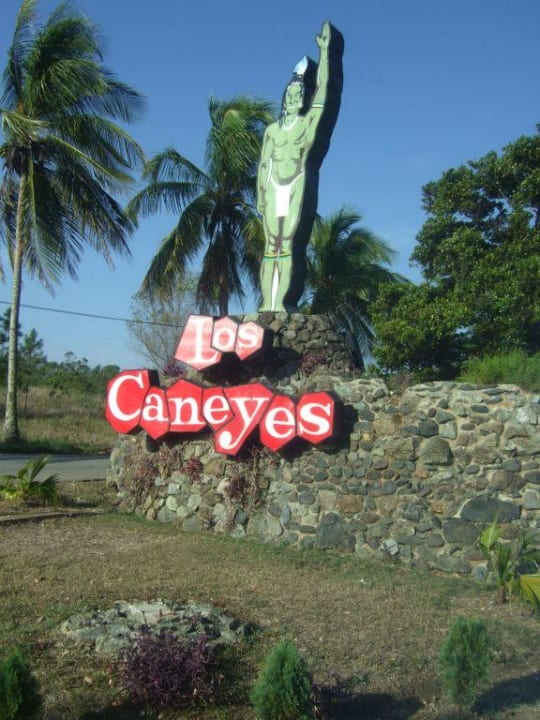 Eingang Hotel Los Caneyes