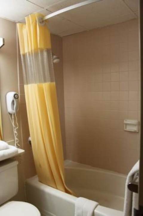 Bad Wyndham Garden at Niagara Falls