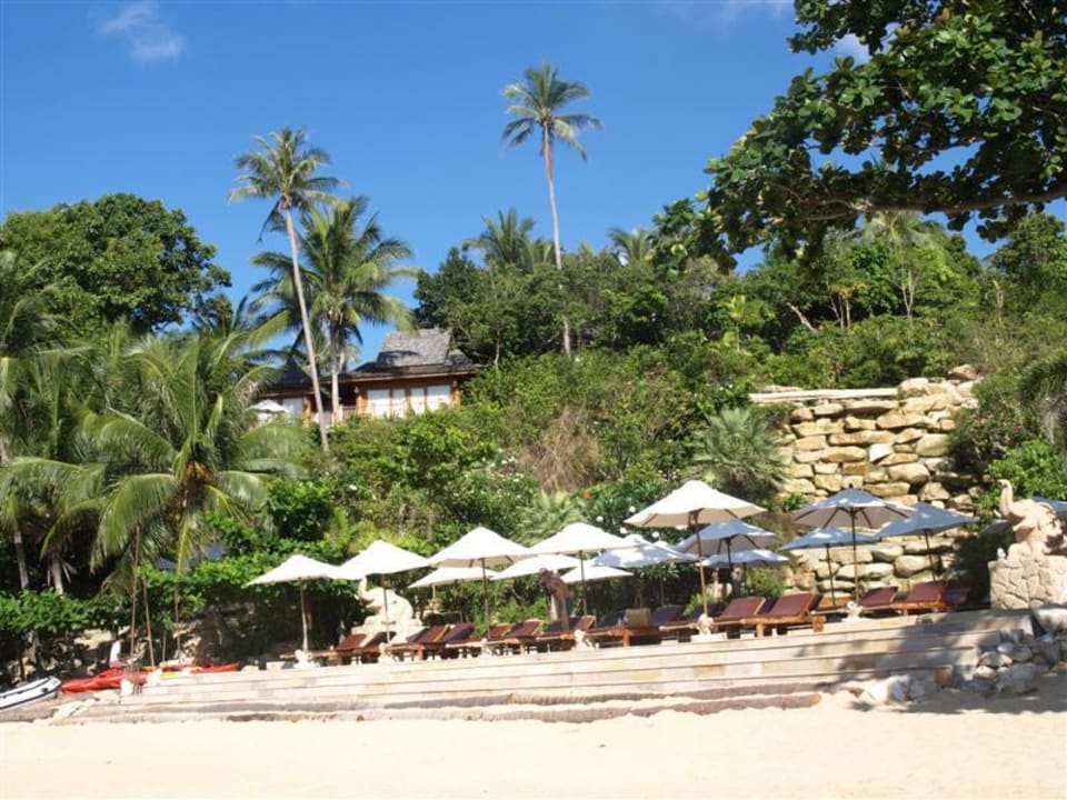 Blick vom Strand aufs Santhiya Santhiya Koh Phangan Resort & Spa