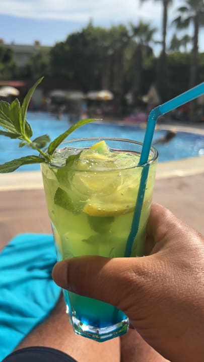 Pool Hotel Gardenia Beach