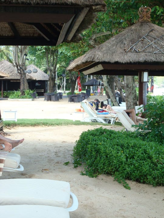 Liegen beim Strandbereich InterContinental Bali Resort