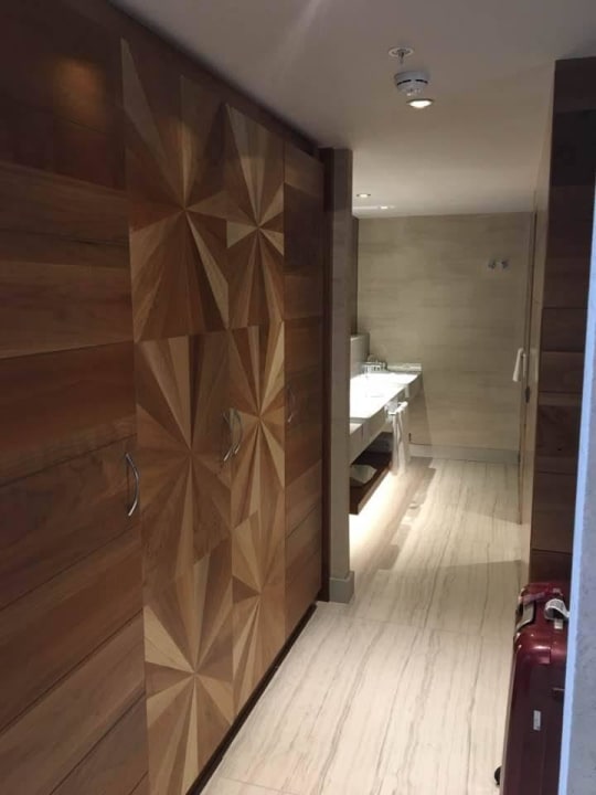 Ankleide Acanthus Cennet Barut Collection
