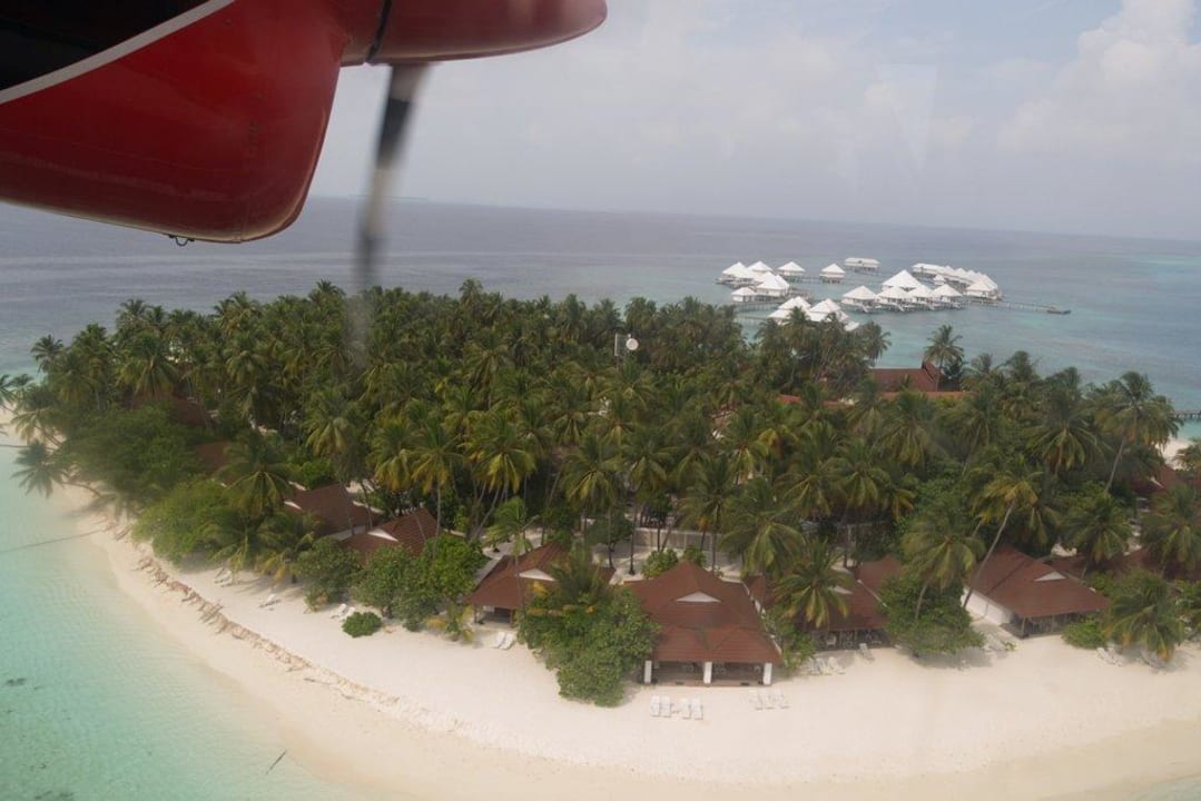 Hotelinsel "Thudufushi" beim Landeanflug Diamonds Thudufushi