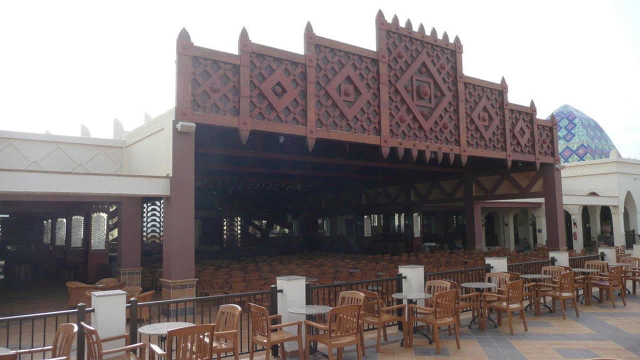 Theater Hotel Riu Karamboa