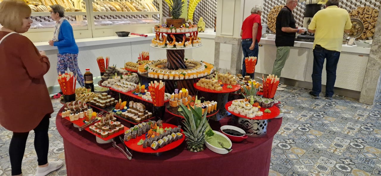 Gastro Royal Taj Mahal Hotel