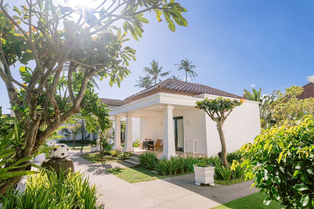 Außenansicht Hotel Legong Keraton Beach