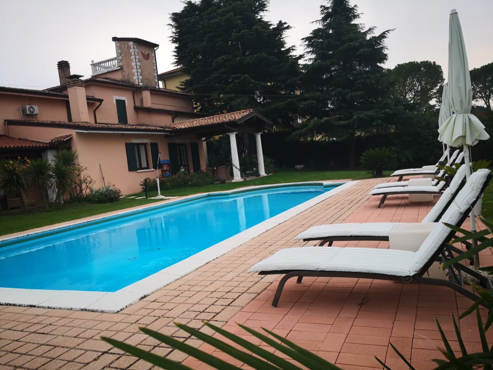 Pool B&B Villa Fiorini