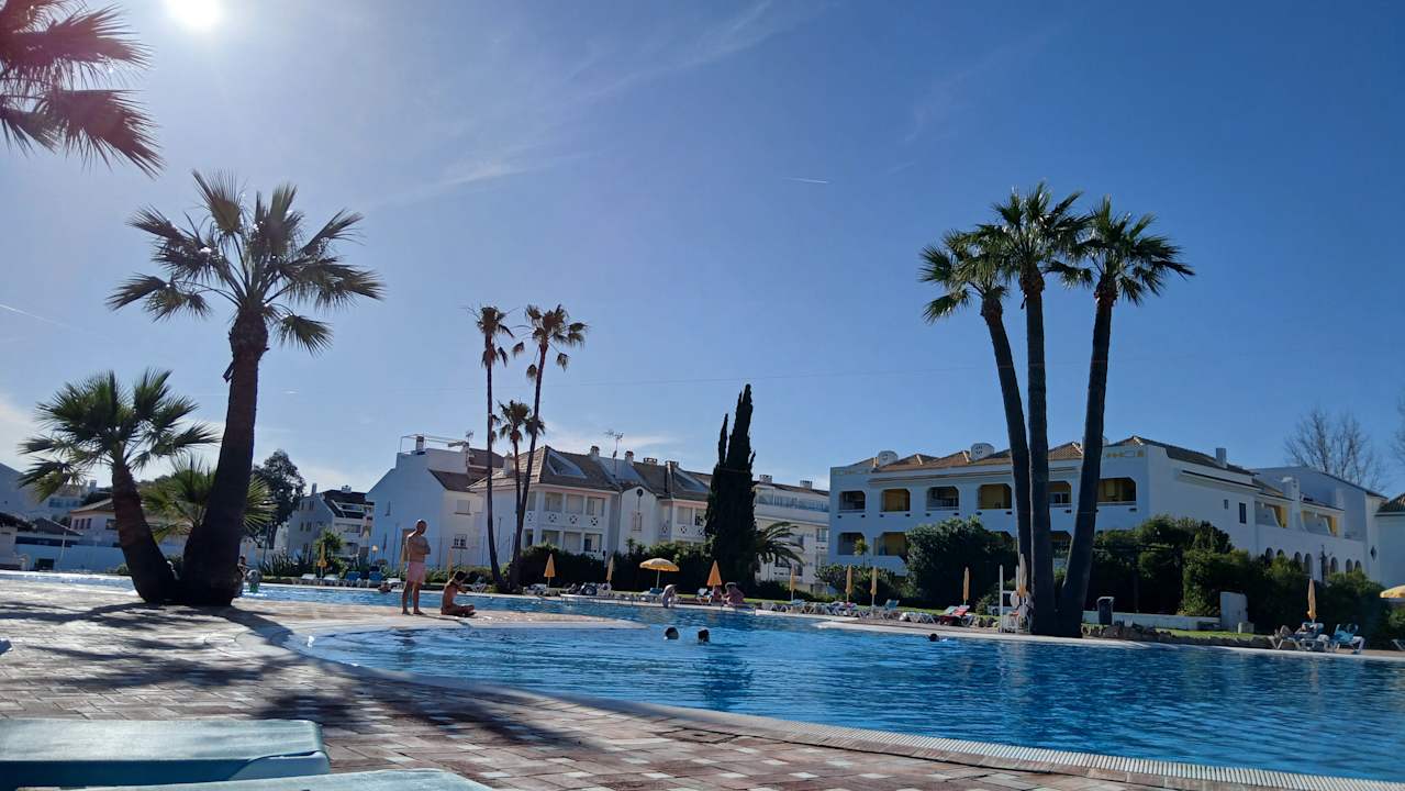 Pool Golden Club Cabanas