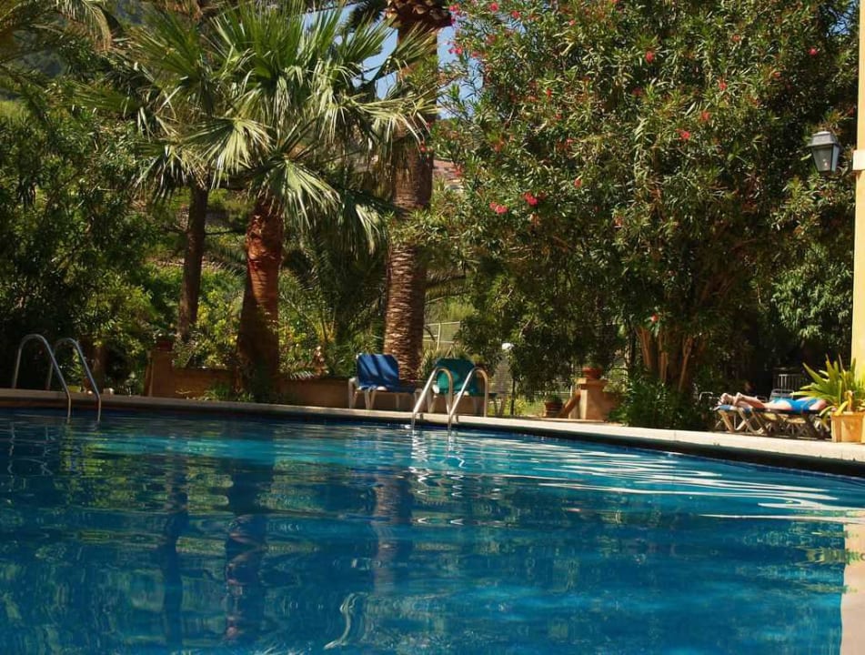 Garden and pool Hotel Sa Coma de Banyalbufar