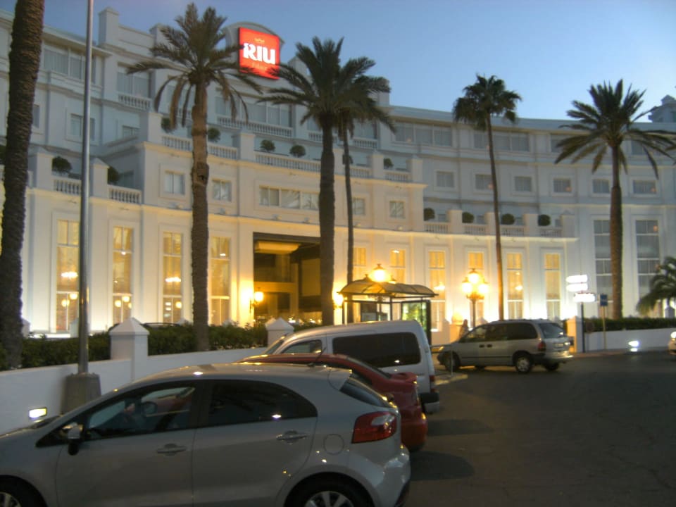 Eingangsbereich am Abend Hotel Riu Palace Maspalomas Adults Only
