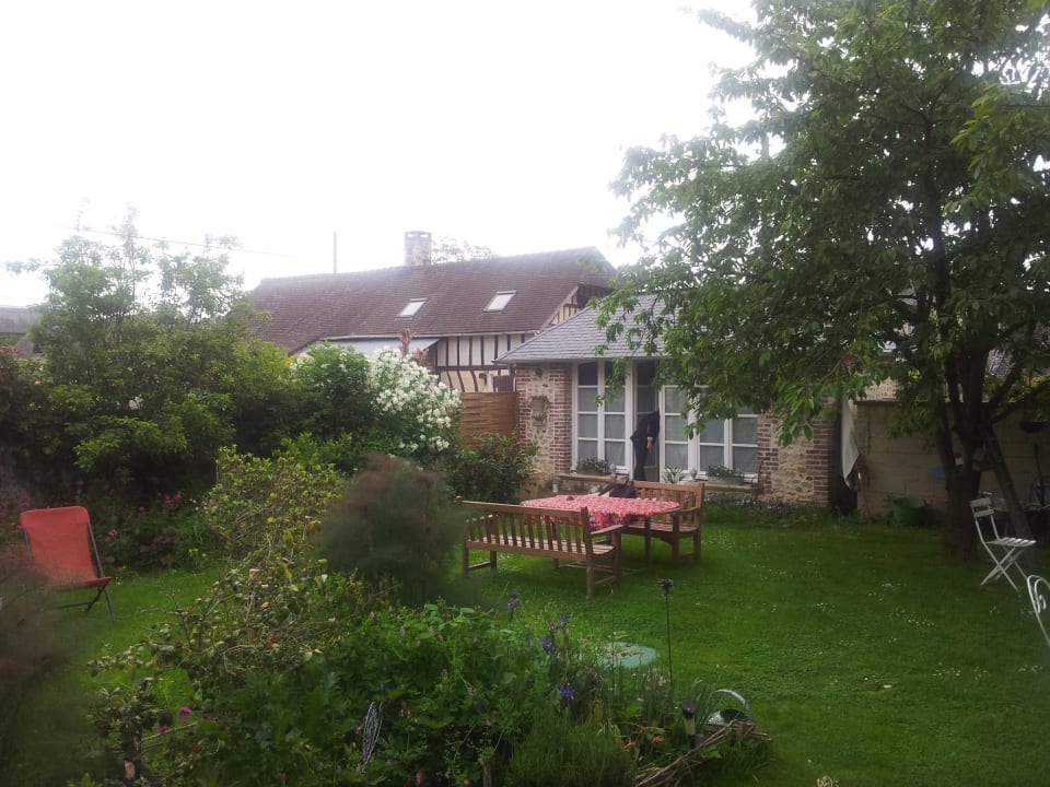 The garden B&B Aux Rives de Honfleur