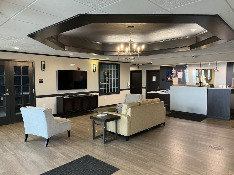 Lobby Hotel Aurora Inn & Executive Suites