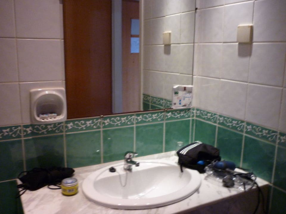 Altes Zimmer/ Badezimmer Hotel Marabout