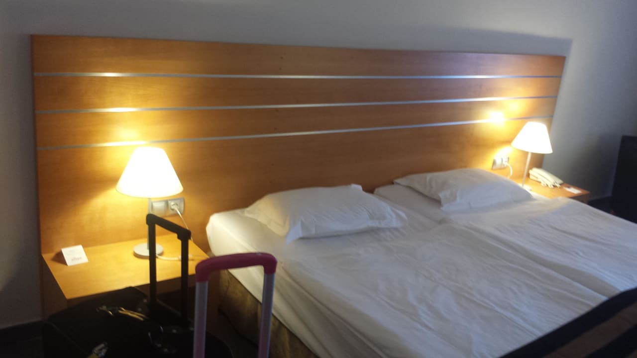 Schönes großes Bett allsun App.-Hotel Esquinzo Beach