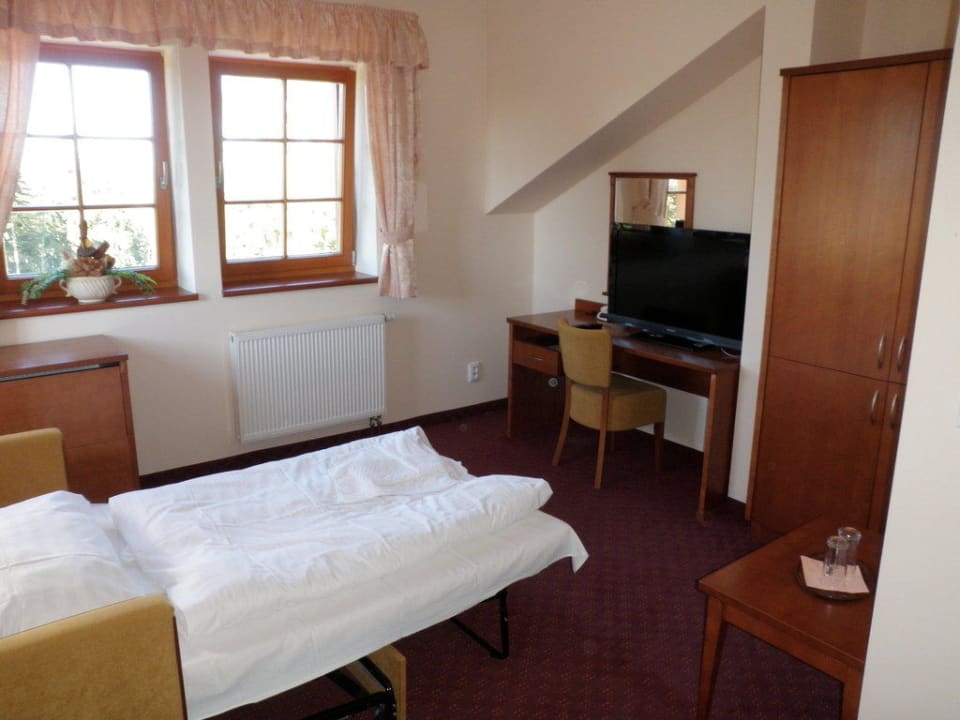 Im Wohnzimmer steht das Zusatzbett Hotel Veitsberg-Vitkova Hora