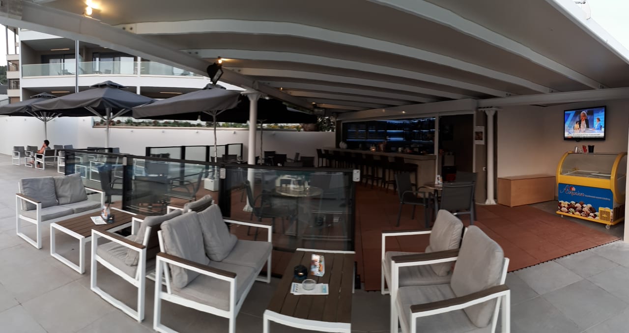 Außenansicht Hotel Lagomandra Beach