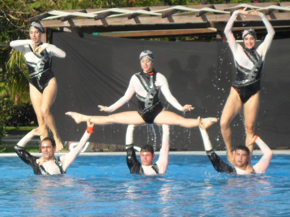 Wasserballett im Pool  Blau varadero - Adults only