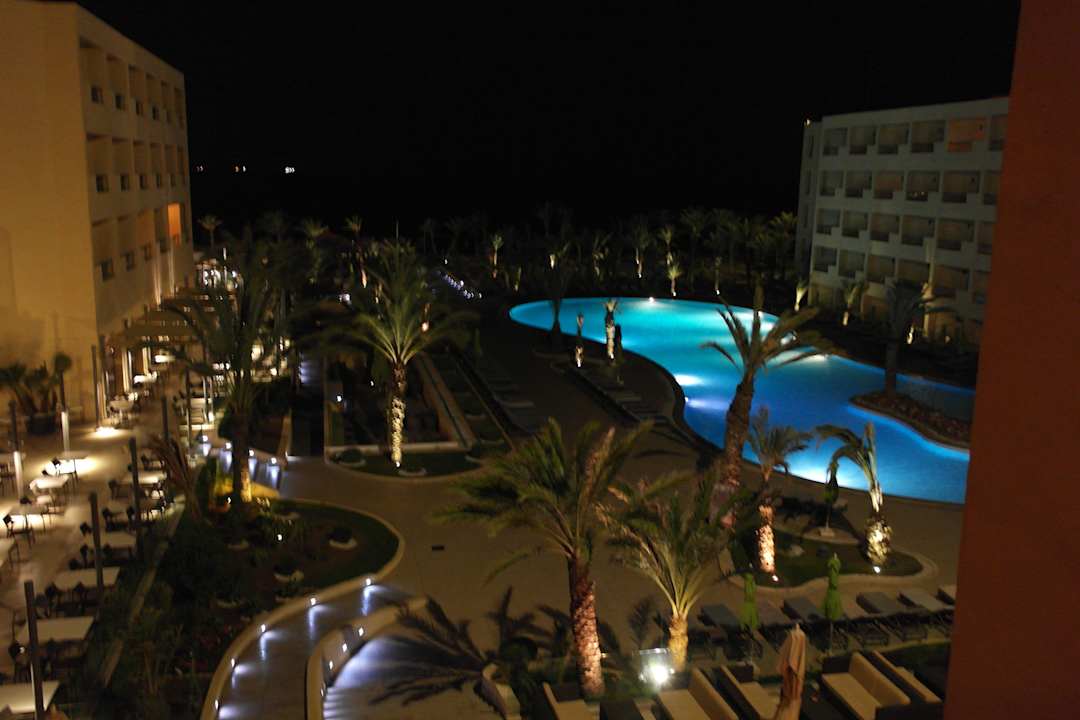 Poolanlage am Abend  Hotel Rosa Beach