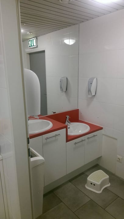 Sanitäranlage Hotel All In Red Thermenhotel