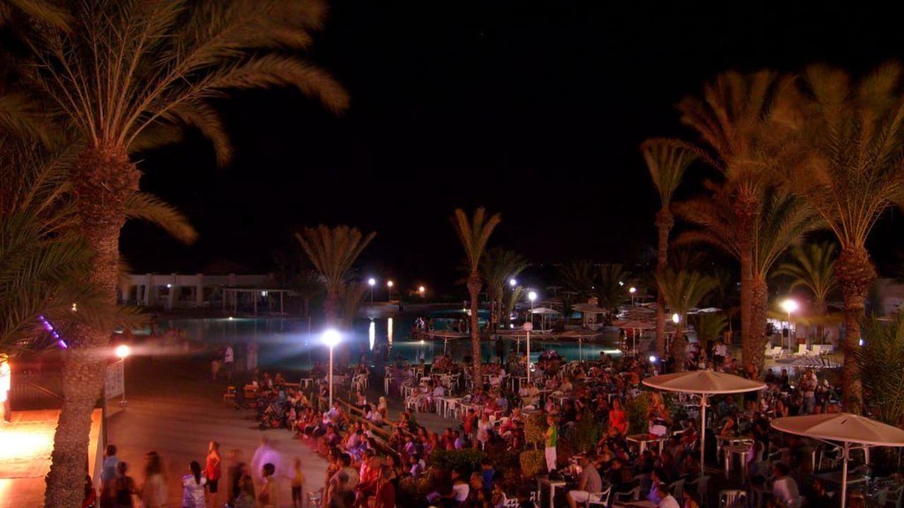 Abendstimmung am Pool Hotel El Mouradi Djerba Menzel