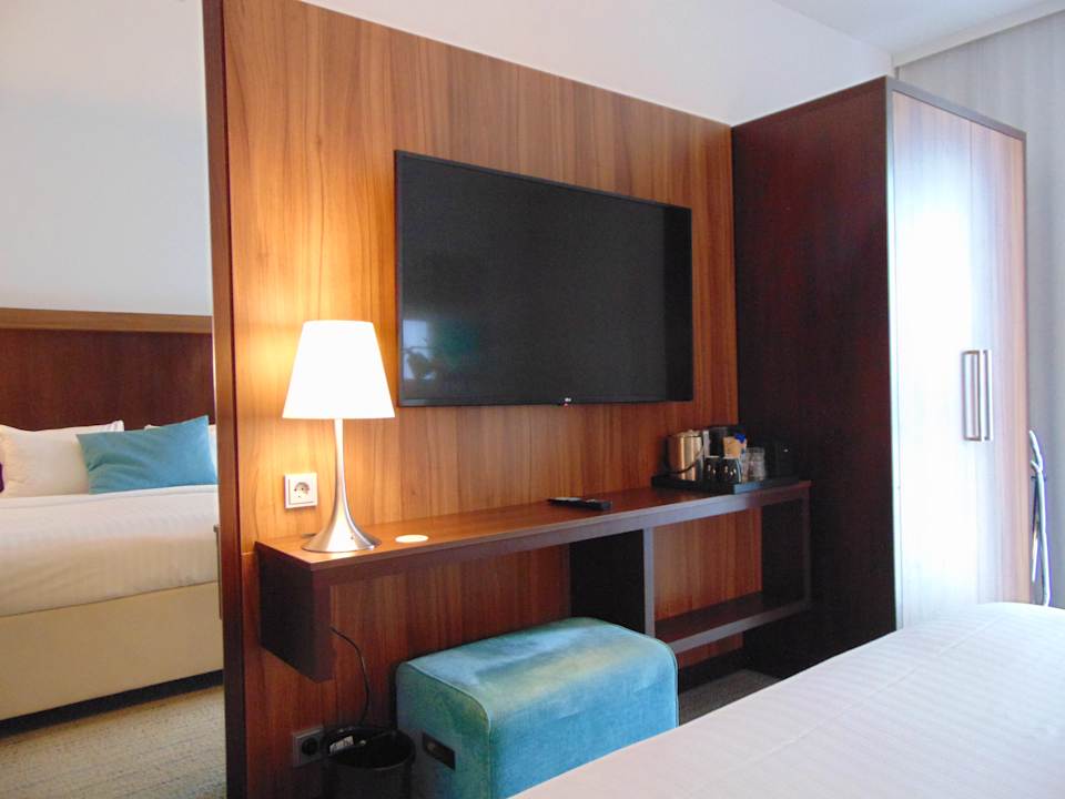 Zimmer Hotel Courtyard by Marriott Cologne