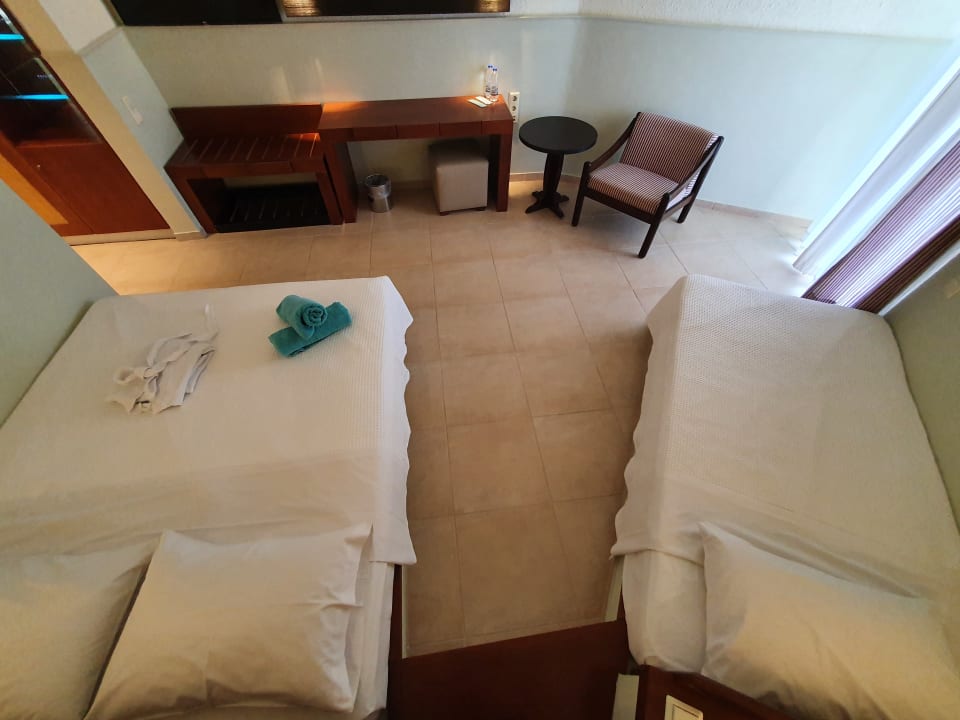 Zimmer Apollonia Beach Resort & Spa