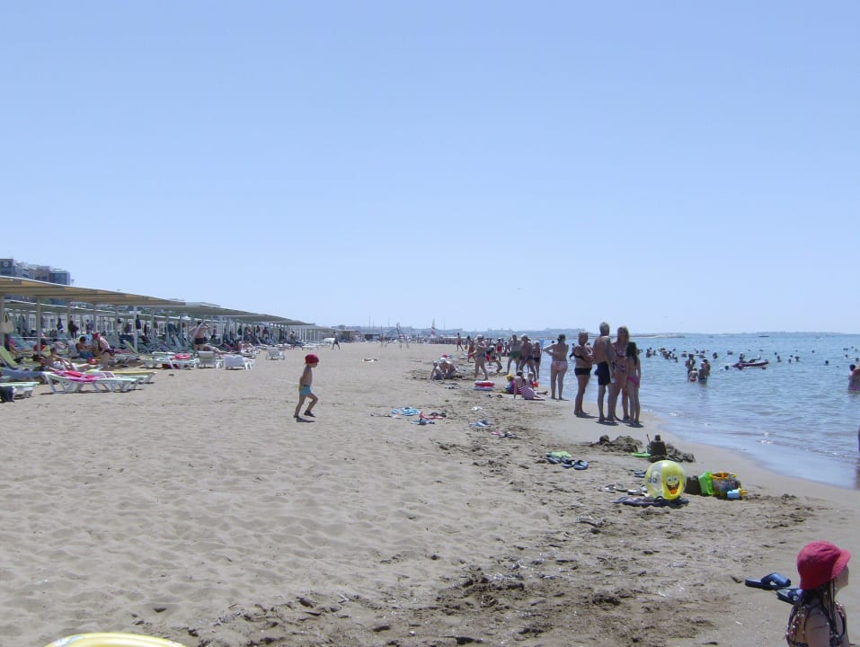 Sehr viel Platz am Strand. Club Sidelya Hotel