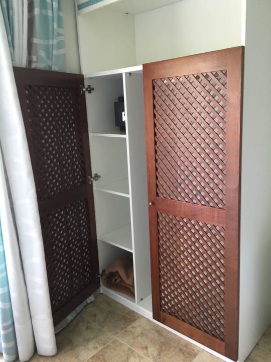 Schrank Hotel Bahia del Sol