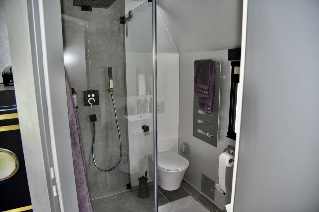 Zimmer Lok Hotel V180