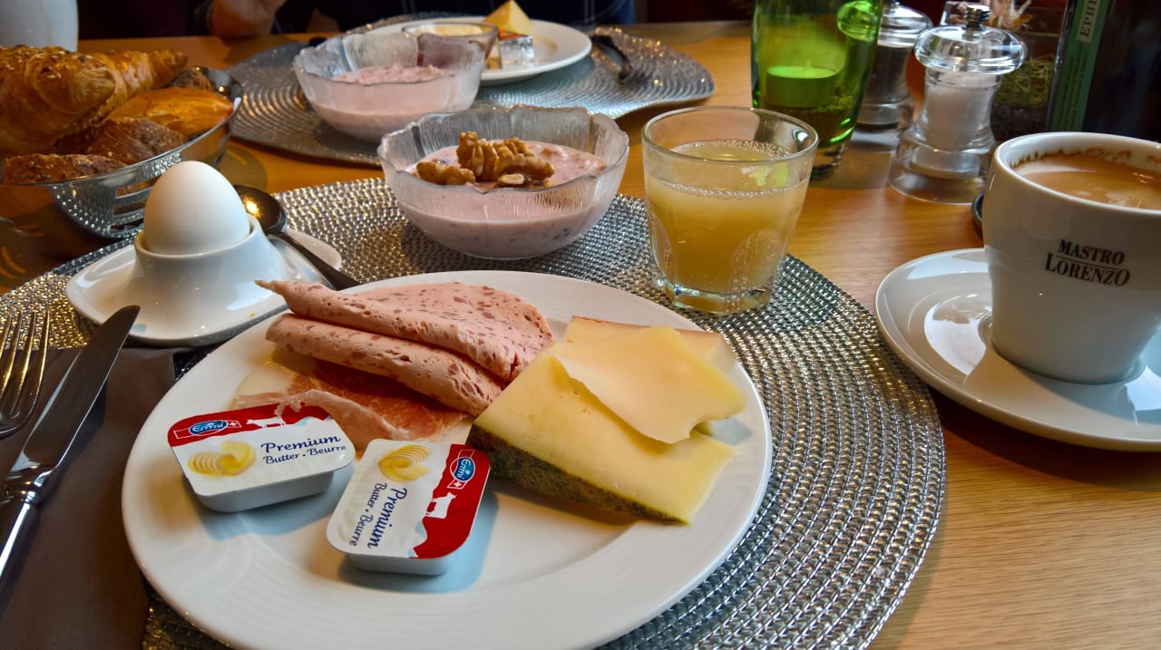 Frühstück See- und Seminarhotel FloraAlpina