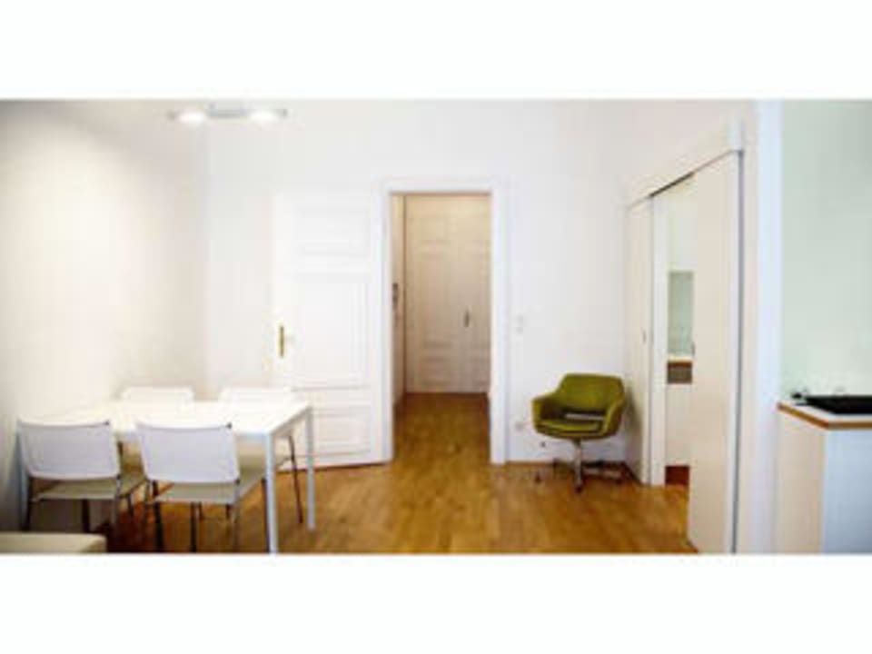 Zimmer Blick zum Eingang Design-Apartment Wasagasse
