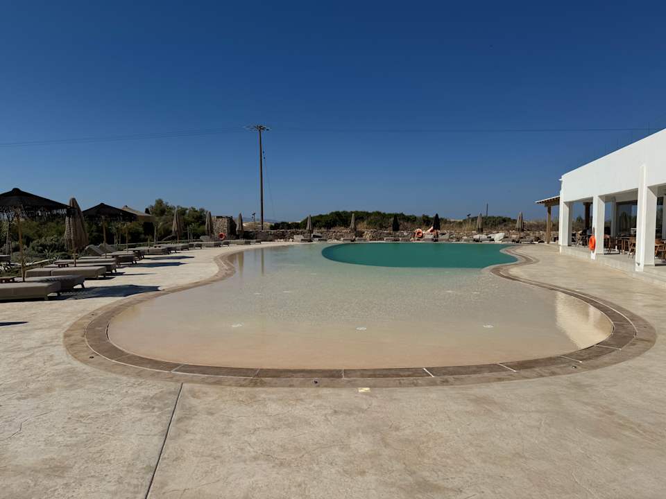 Pool Sundunes Hotel Naxos