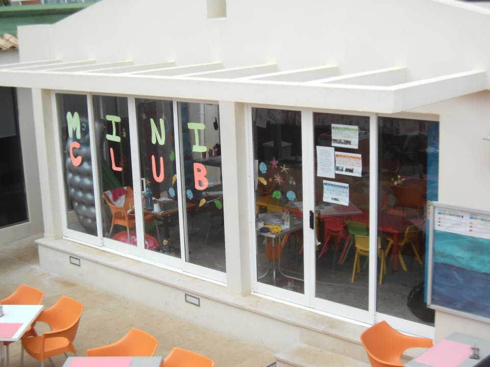 'Mini-Club' neben/im Restaurant-Außenbereich Caprice Janeiro Hotel & Spa