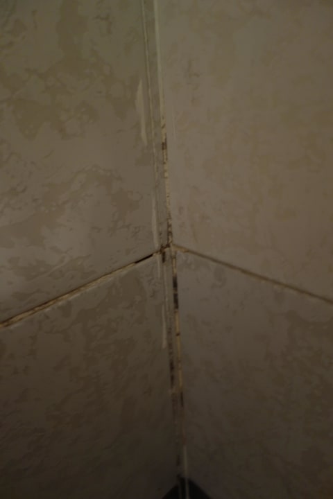 Schimmel in der Dusche Brayka Bay Resort