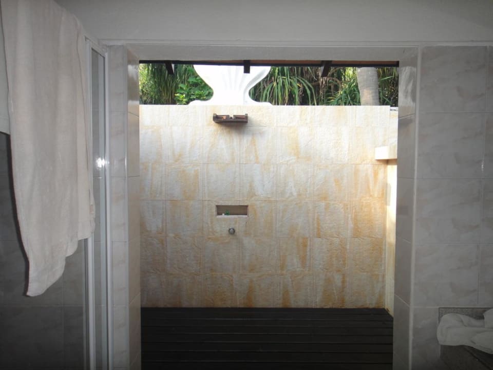 Außendusche Adaaran Select Meedhupparu Island Resort - Premium All Inclusive