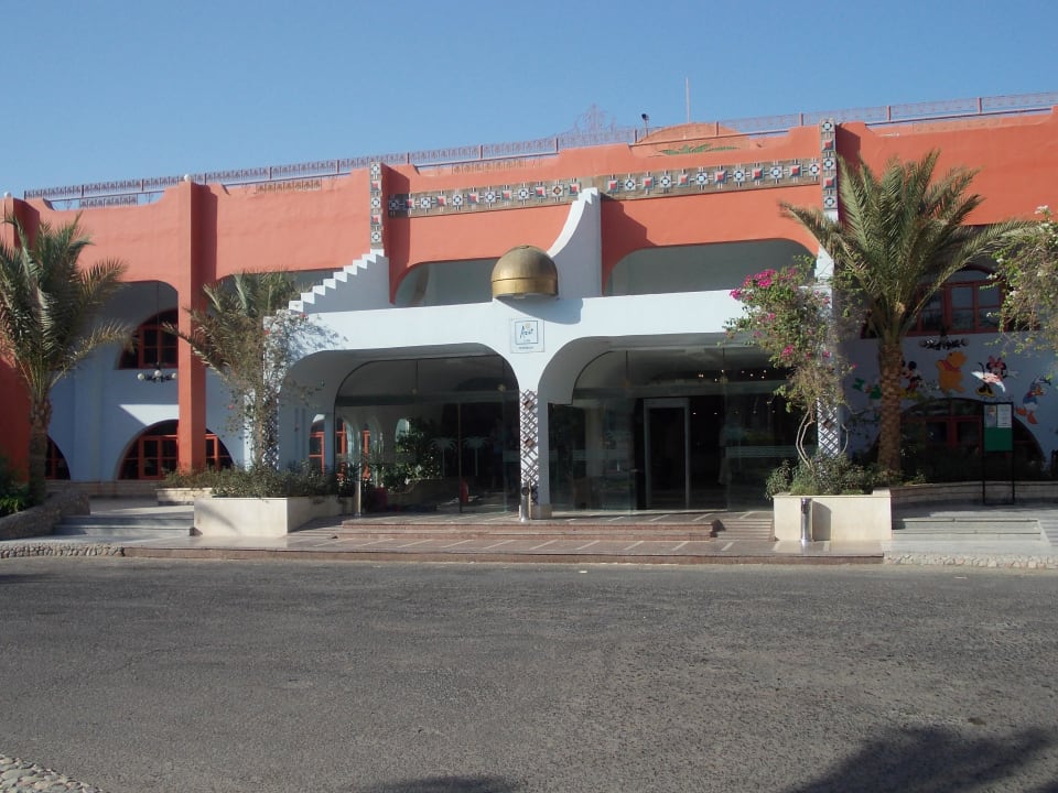 Hoteleingang Arabia Azur Resort