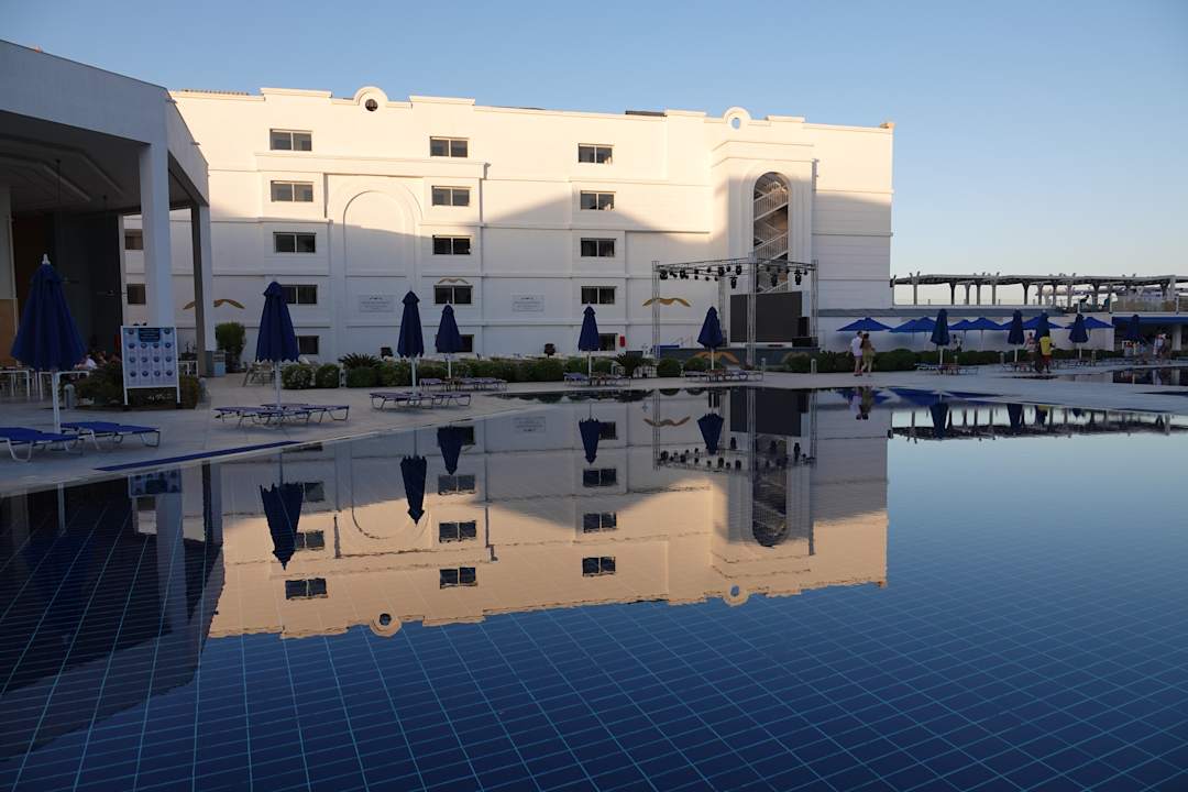 Außenansicht Pickalbatros Blu Spa Resort
