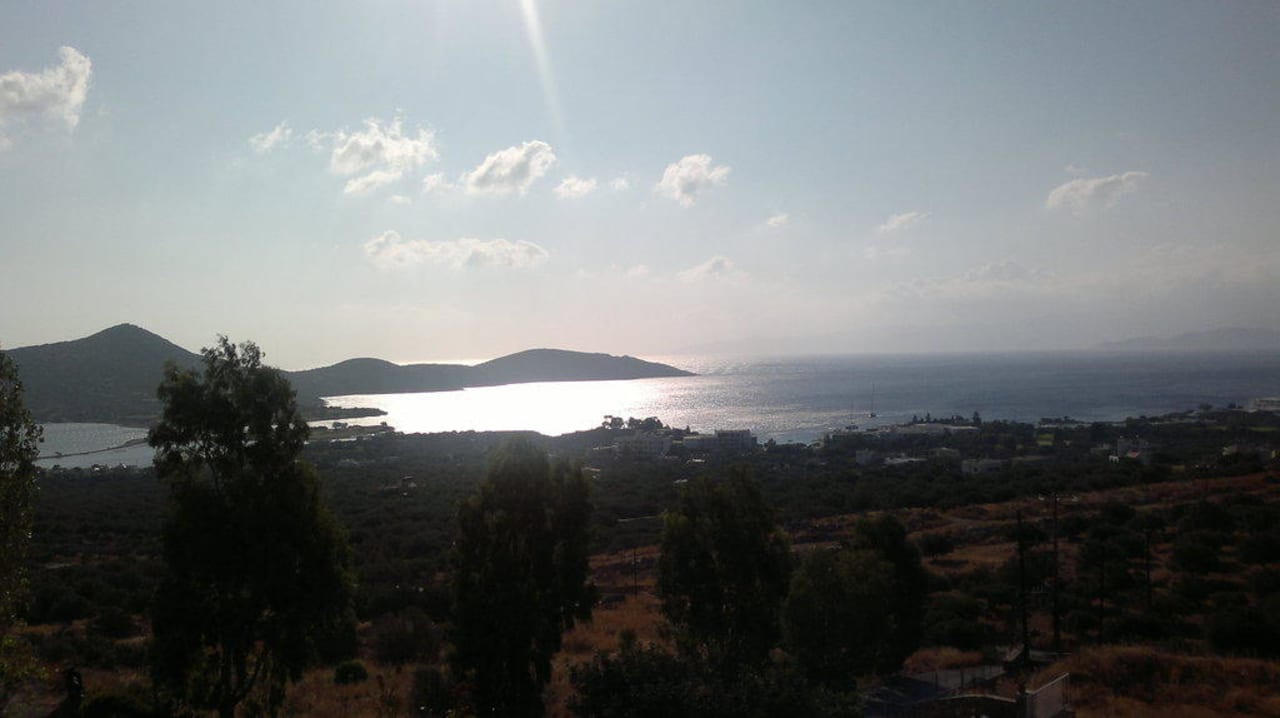 Blick über die Mirabello-Bucht Elounda Residence Resort & Waterpark