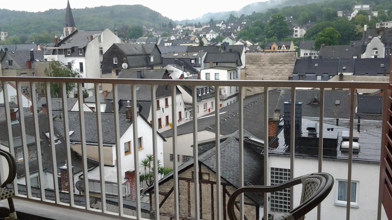 Blick auf die Stadtseite (Zimmer zur504) Bellevue Rheinhotel