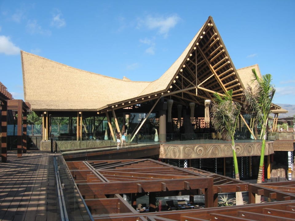 Eine der Bars Lopesan Baobab Resort