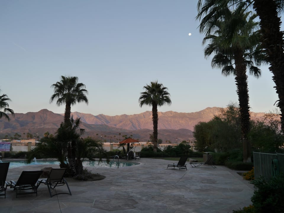 Bergmassiv Hampton Inn & Suites Cathedral City