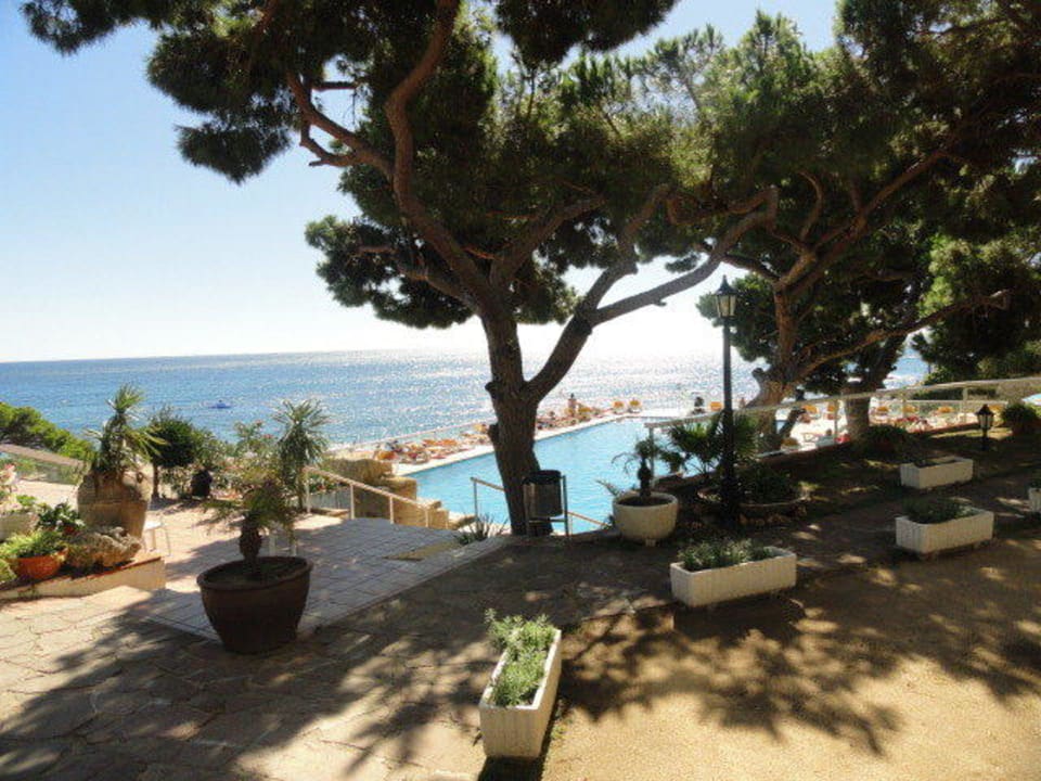 Poolanlage mit Meerblick  htop Caleta Palace