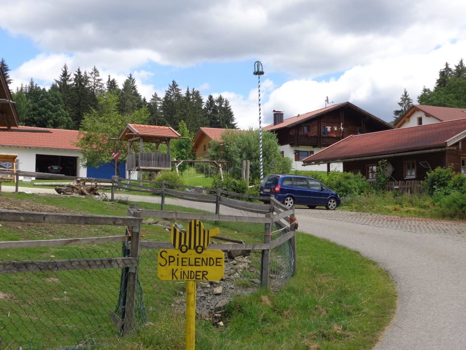 Zufahrt Erlebnisbauernhof Achatz