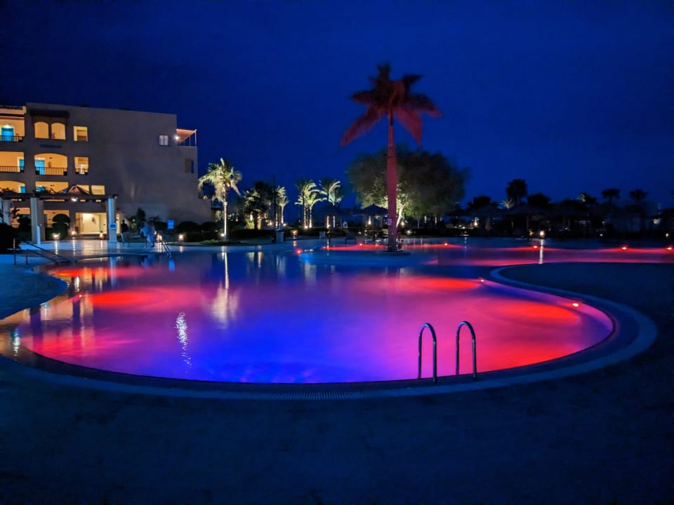 Pool ROBINSON SOMA BAY