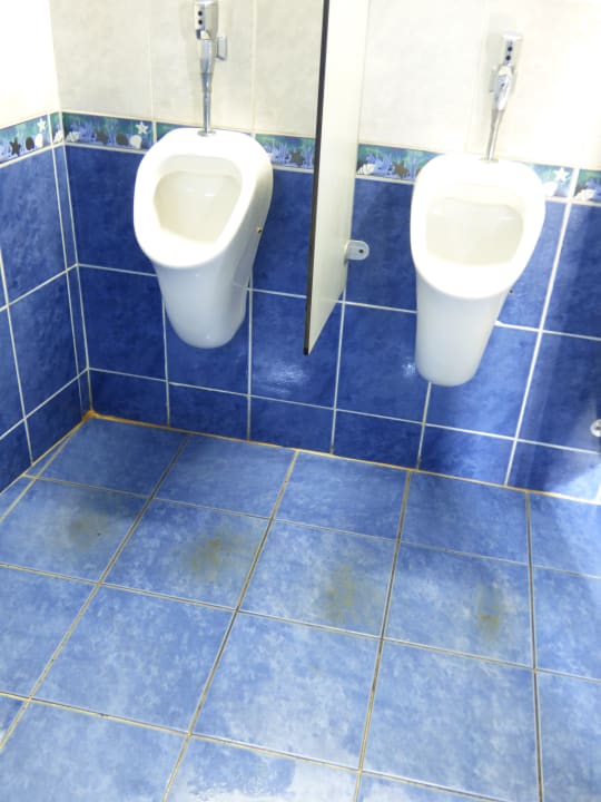 Verdreckte Toiletten VONRESORT Golden Beach